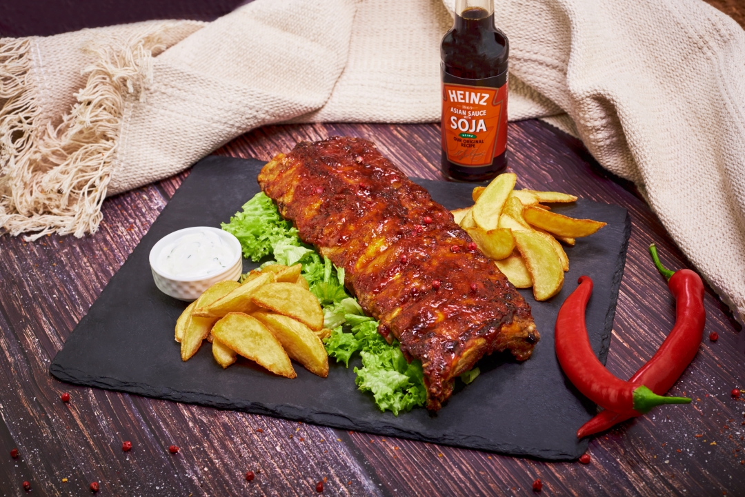Coaste de porc bbq cu cartofi, Braseria 81,